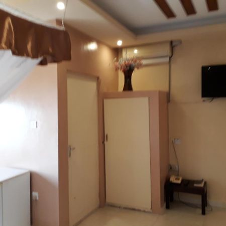 Brisk Hotel Triangle Njeru Εξωτερικό φωτογραφία