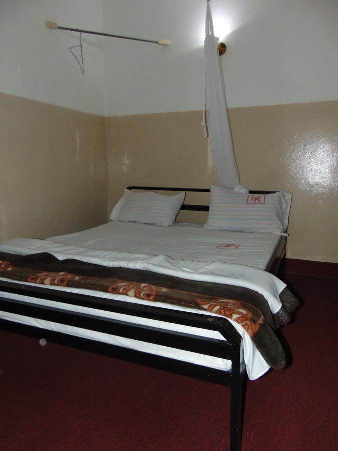 Brisk Hotel Triangle Njeru Εξωτερικό φωτογραφία