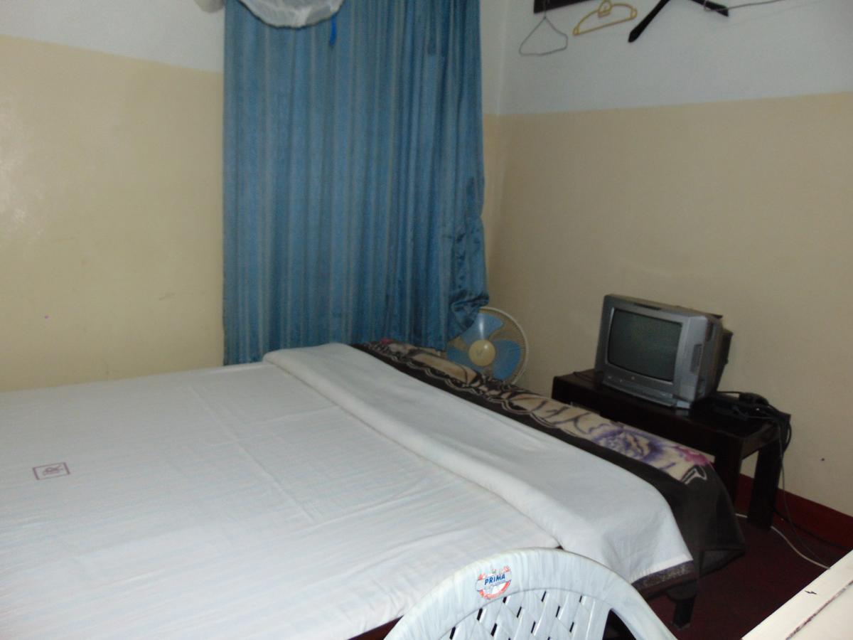 Brisk Hotel Triangle Njeru Εξωτερικό φωτογραφία