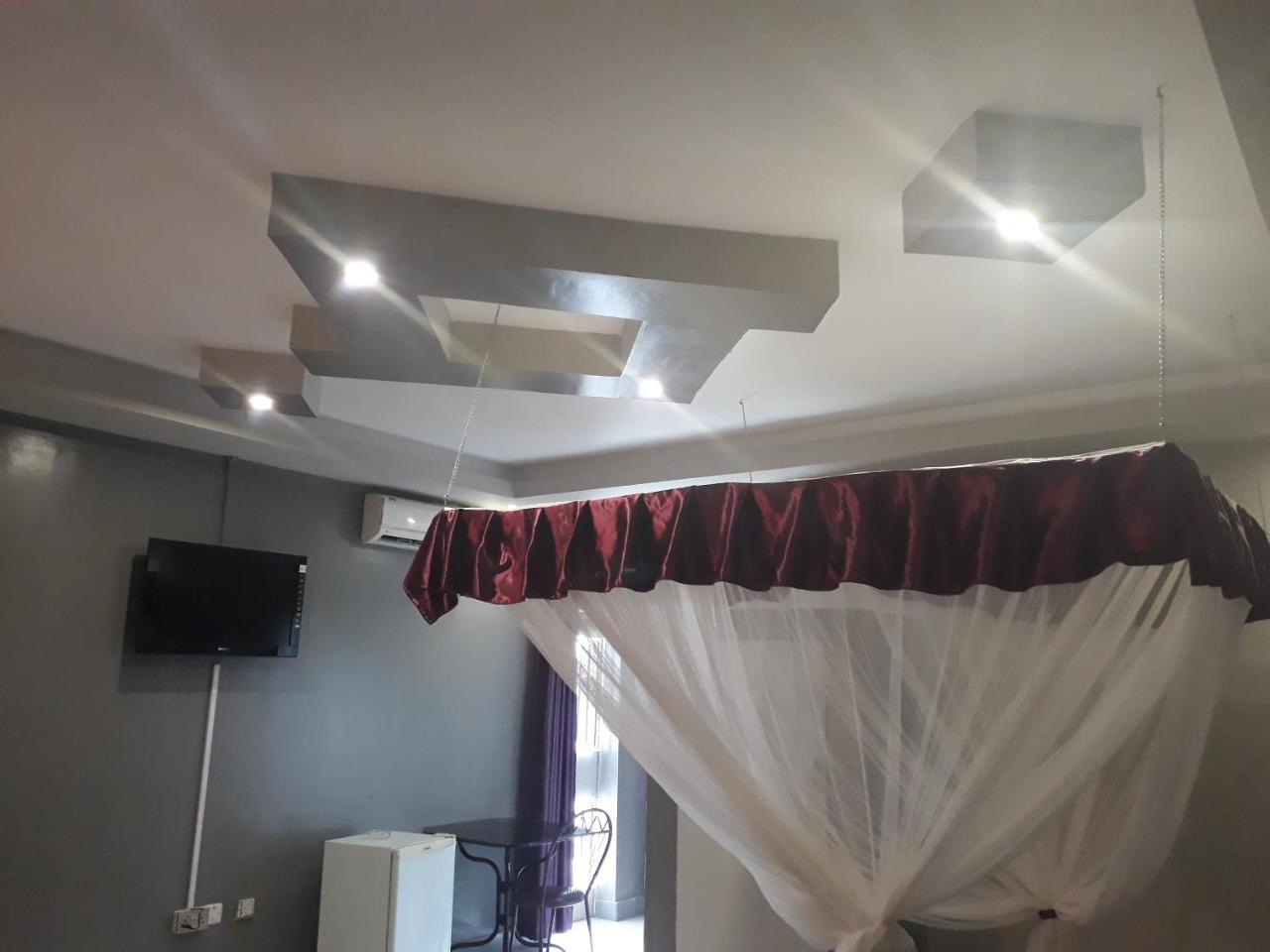 Brisk Hotel Triangle Njeru Εξωτερικό φωτογραφία